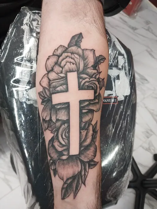The Railroad Ave. Social Club, Tattoo Studio 5