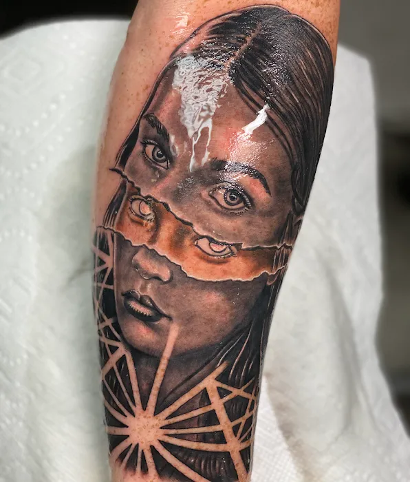 Real ink tattoos & Piercings2 8