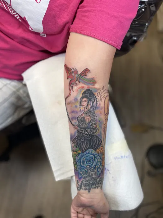 Crest coast tattoo & Art gallery 4