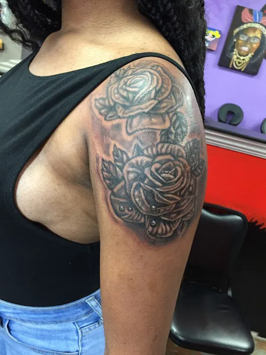 Crest coast tattoo & Art gallery 7