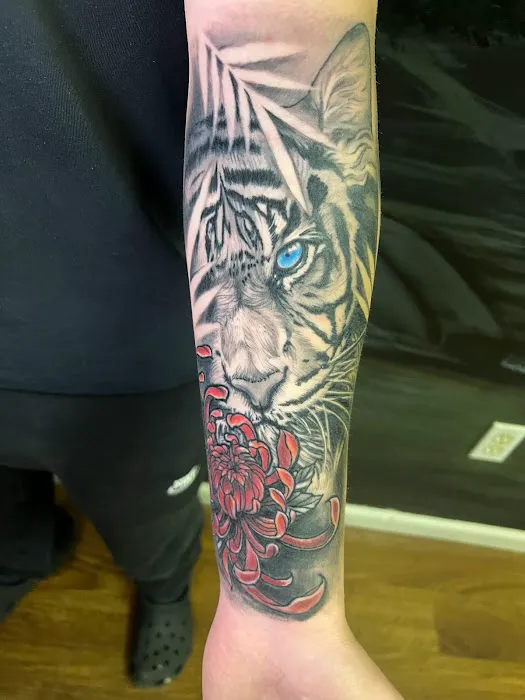 The Asylum Tattoos & Fine Art 4
