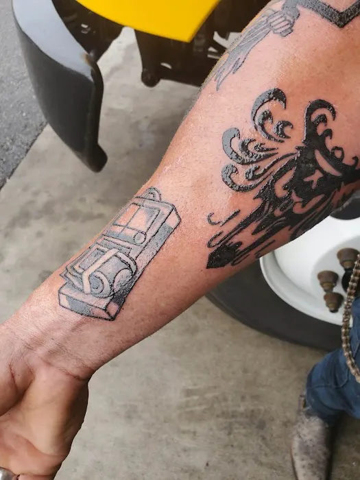 Hiram's Tattoo Collective 6