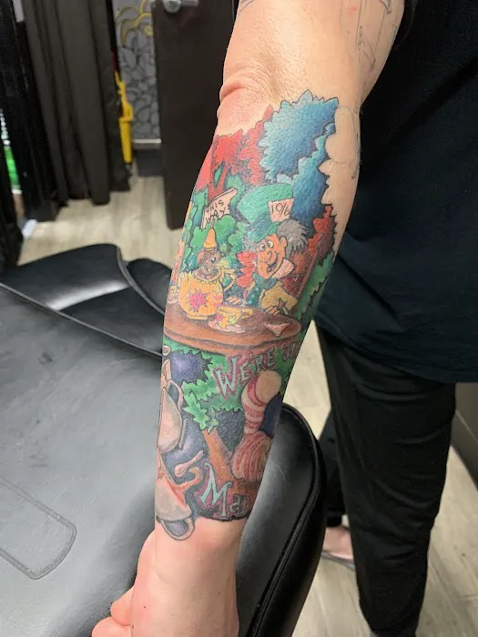 ART NEVER DIES FL TATTOOS & BODY PIERCINGS 3