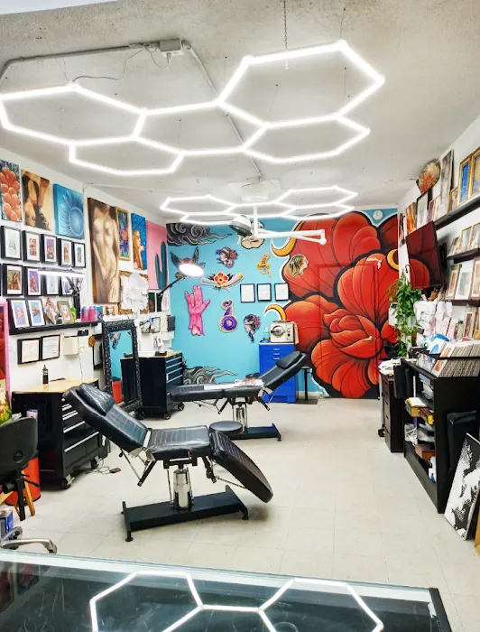 Gallery 1010 - Art Jewelry Tattoo Shop 6