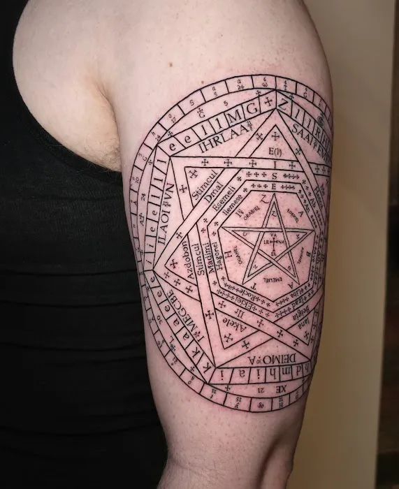 Golden Tarot Ink Club 8