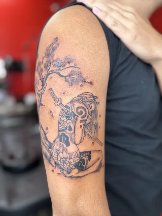 Steph's Tattoo Shop 0