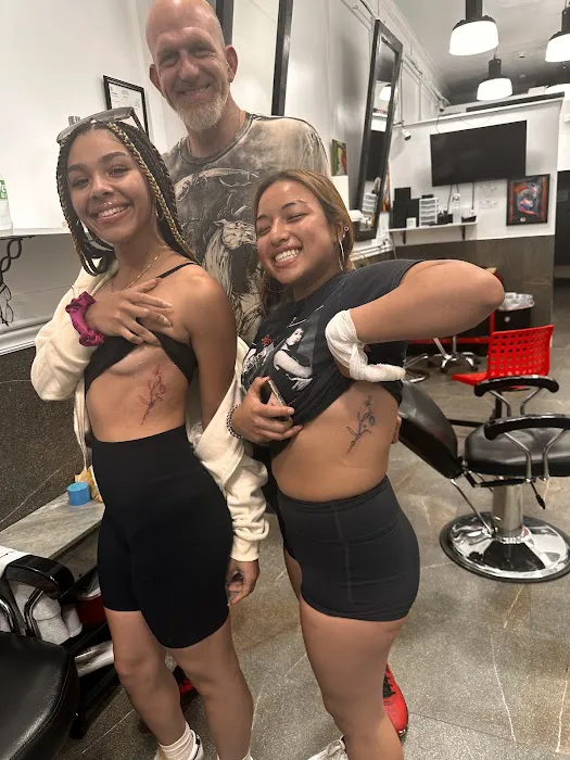 Steph's Tattoo Shop 8