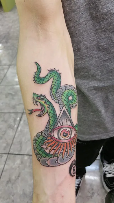 Beyond Ink Tattoo & Body Piercing 2