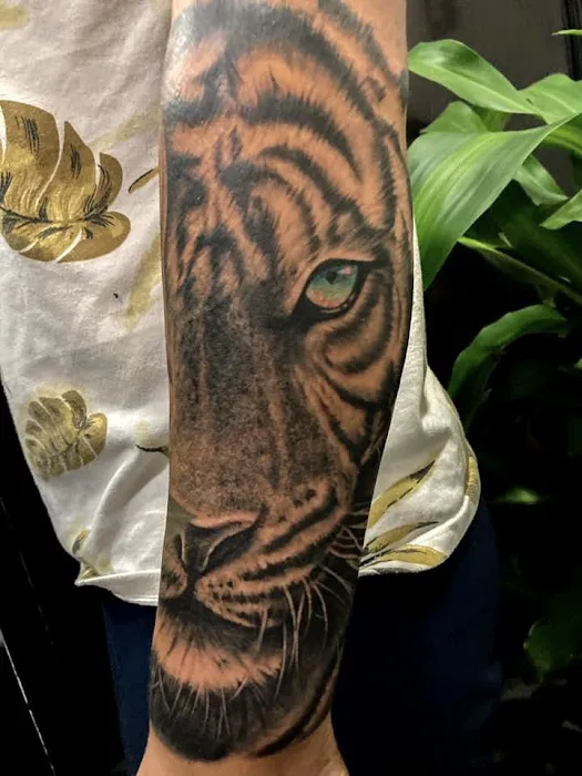 Enigma tattoo shop 6