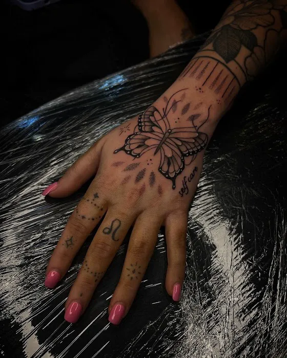 Ink Society by Happymindesign at Salon Lofts 8