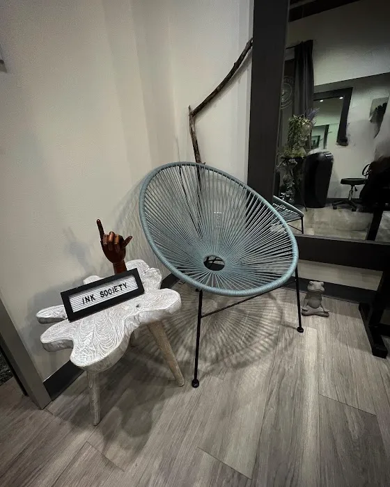 Ink Society by Happymindesign at Salon Lofts 6