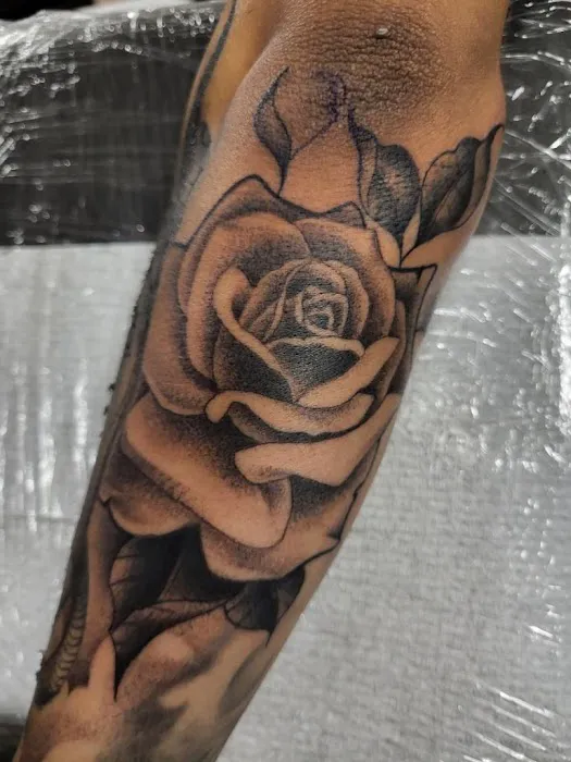 Yabu Ink Tattoo Studio 8