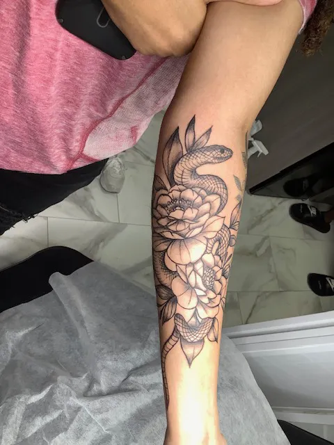 Alluring Arts & Beauty: Barber, Beauty Bar & Tattoo 3