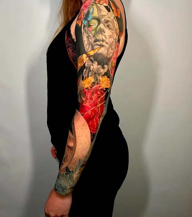 XO Tattoo Shop 7