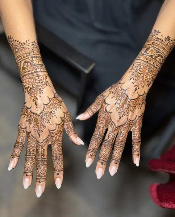 Lisa’s Henna 1