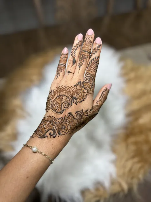Lisa’s Henna 2