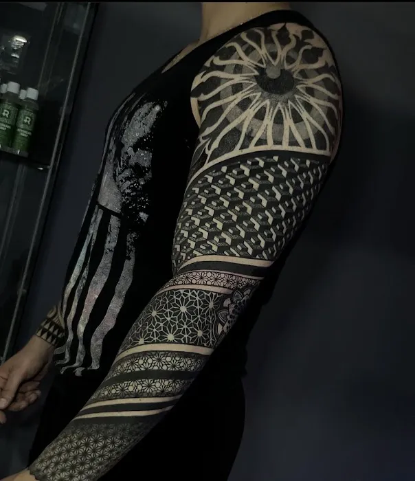 Black Borneo Tattoo Studio 3