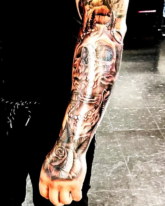 Self Made Tattoo 0