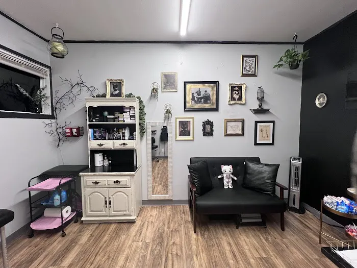 Ink Menagerie Tattoo Studio 8