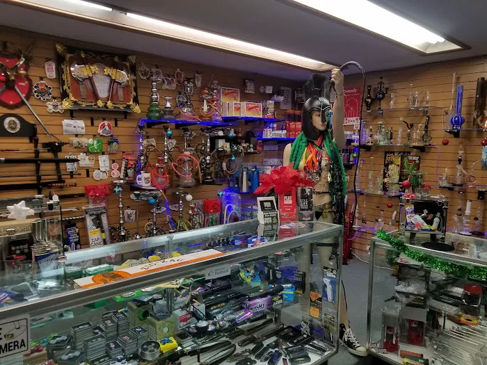 Freaky's Smoke Shop & Tattoo VI Academy 4