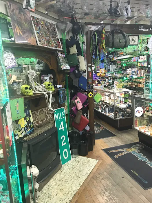 Freaky's Smoke Shop & Tattoo V PLATTE 0