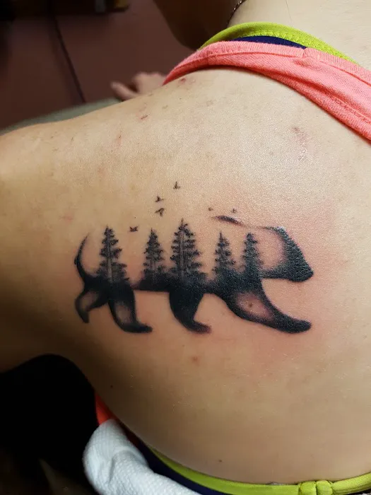 Steadfast Tattoo Studio 7