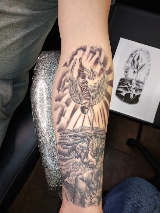 Eternal Art Tattoo Studio lc 5