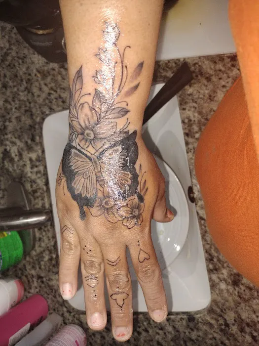 Dragonworks Tattoo-Piercing 2