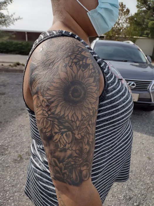 ARCH STREET TATTOO COMPANY EST.2014 FB/AARON DALE STINSON 5