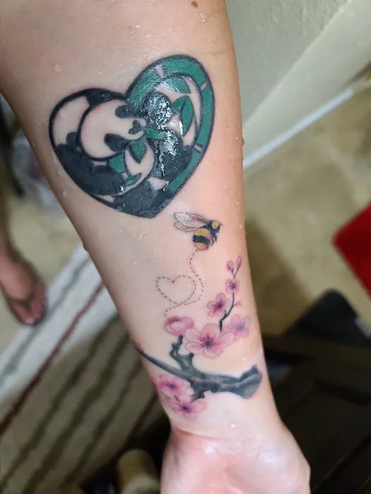 Sick Dogs Tattoo and Piercing 8