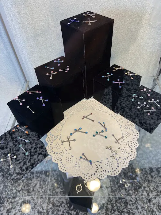 CM Hurt Piercing & Jewelry 6