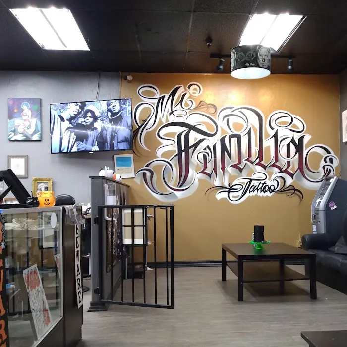Mi Familia Tattoo Studio 7