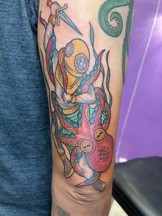 Black Moon Lilith Tattoo Studio 2