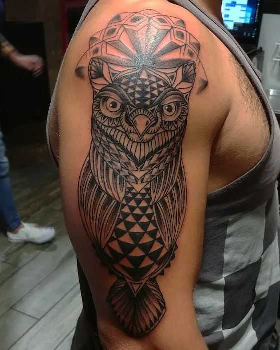 Lo Cal Tattoo Studio 0