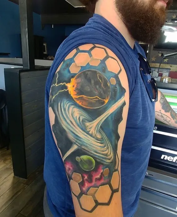 Lo Cal Tattoo Studio 8