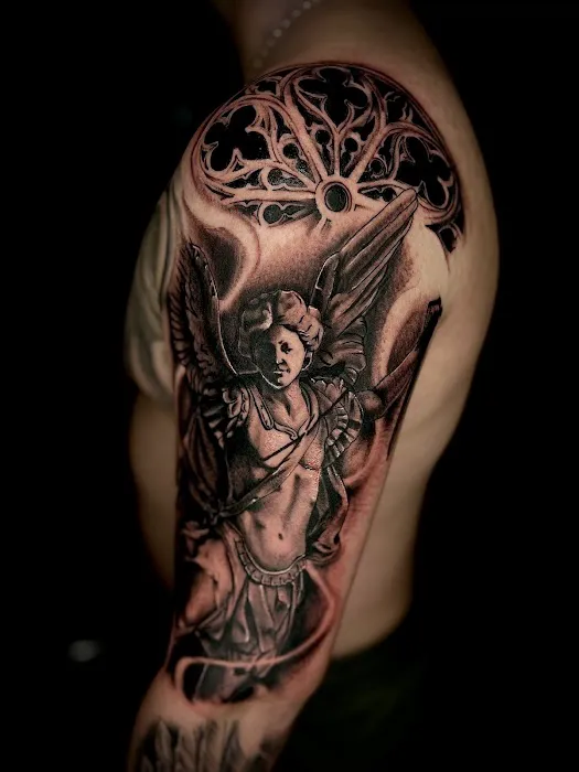 Charlie's Tattoo Studio 8