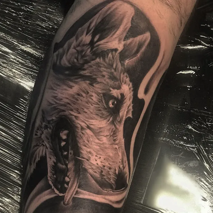 Charlie's Tattoo Studio 4