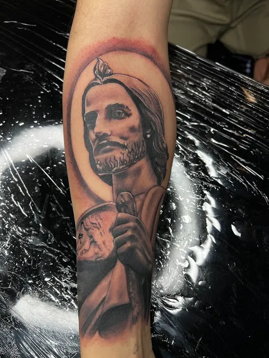 Charlie's Tattoo Studio 5