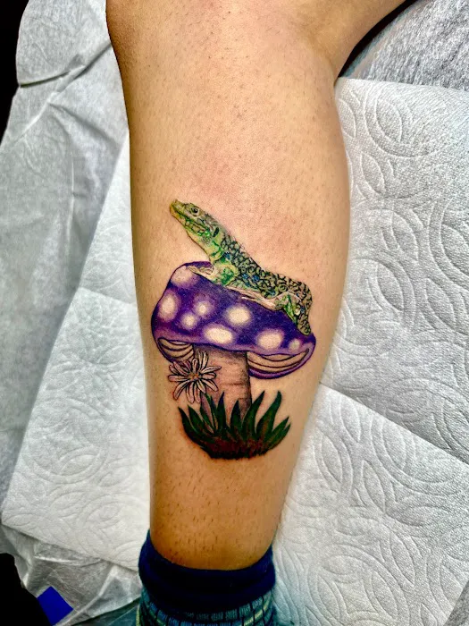 Pare Eddie Tattoo & Piercing Salon 0