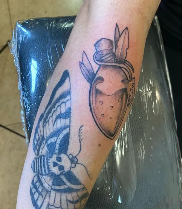 Belmont Heights Tattoo Boutique 1