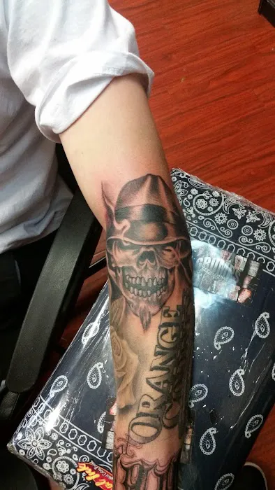 Lincoln Avenue Tattoo 1