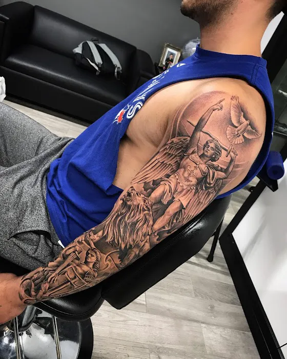 Visual Art Tattoo Studio 0