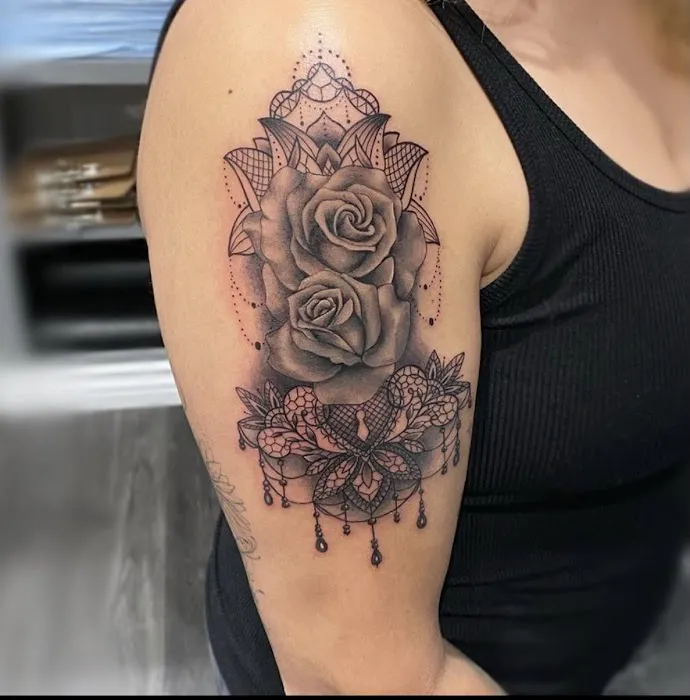 El Catrin Tattoo Parlor 6
