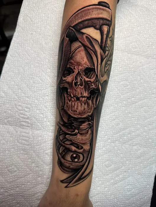 Superior Ink Tattoo and Piercings 4