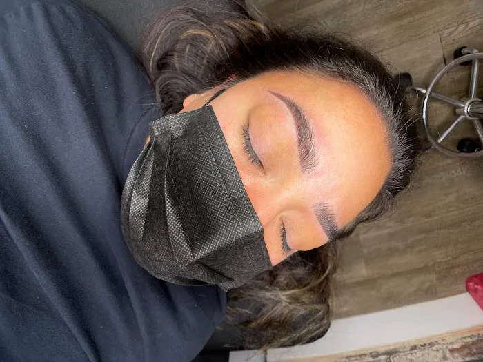 Precise Glow Beauty Studio 5