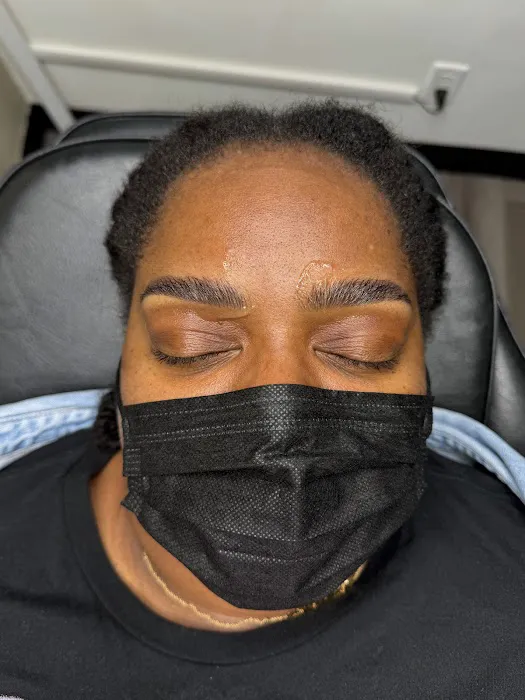 Precise Glow Beauty Studio 2