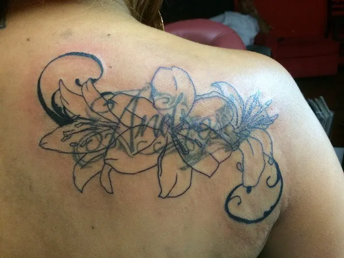 Hustler's Tattoo Shop 6