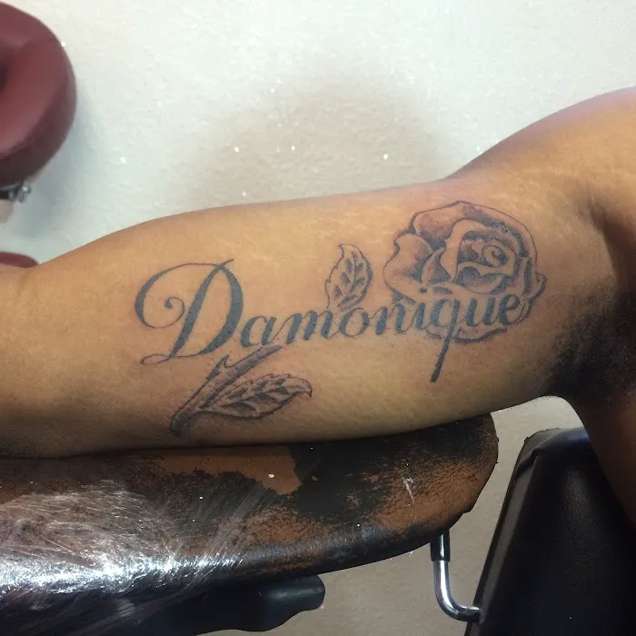 Hustler's Tattoo Shop 7