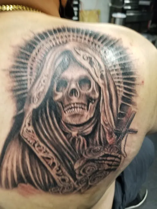 Lefty's Tattoos 4