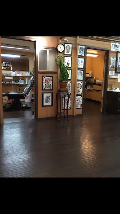 Southside Tattoo and Body pierce 8